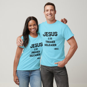 Camiseta Jesus é o Libertador Fé Escritura Azul