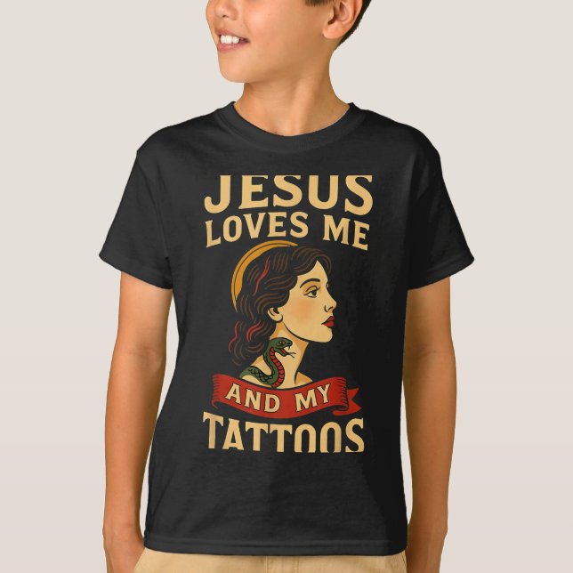 Camiseta Jesus Me Ama E Minhas Tatuagens _3  (Frente)