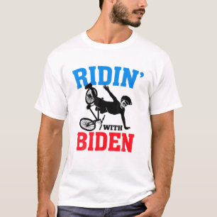 Camiseta Joe Biden Caindo Com Biden Engraçado Ridin