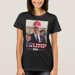 Camiseta Joe Biden Vestindo Um Chapéu De Trump