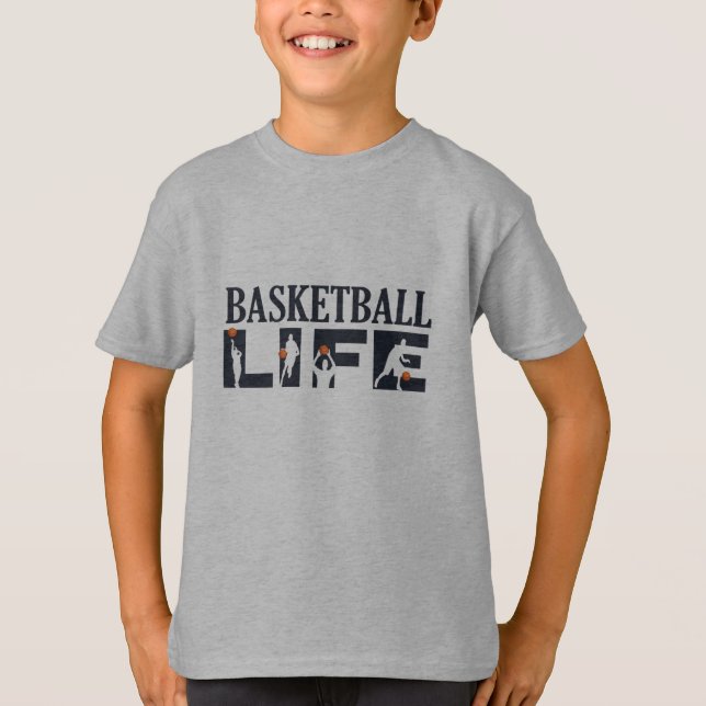 Camiseta Jogadores de basquete driblando com bola de laranj (Frente)
