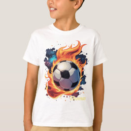 Camiseta Jogando bola de futebol com chamas.