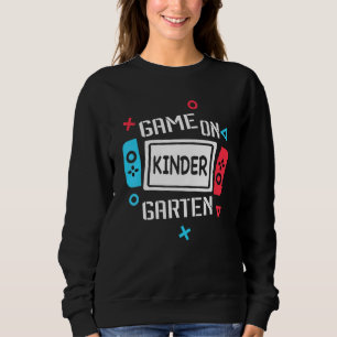 Camiseta Jogo das Crianças Um Jardim de Infância Feliz Prim