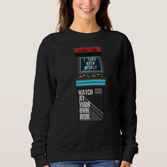 Camiseta Jogo de Arcade Clássico Que Eu Jogo Sozinho (Frente)