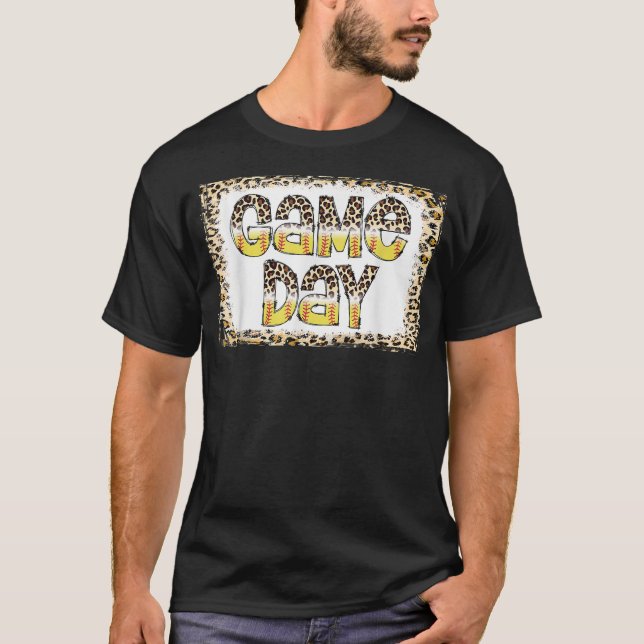 Camiseta Jogo de Softball com Leopardo Branqueado Vibes Sof (Frente)