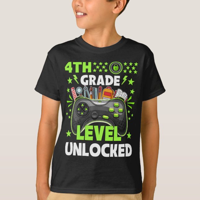 Camiseta Jogo de Vídeo Desbloqueado do Nível 4 de volta à e (Frente)
