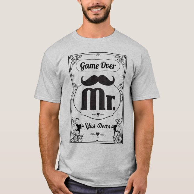 Camiseta Jogo do Sr. Groom Sobre Sim Querido bigode (Frente)