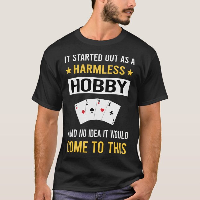 Camiseta Jogos de Cartas Inofensivos como Hobby (Frente)