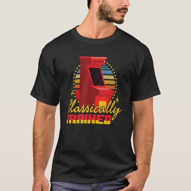 Camiseta Jogos Retro com Jogador de Arcade Treinados Classi (Frente)