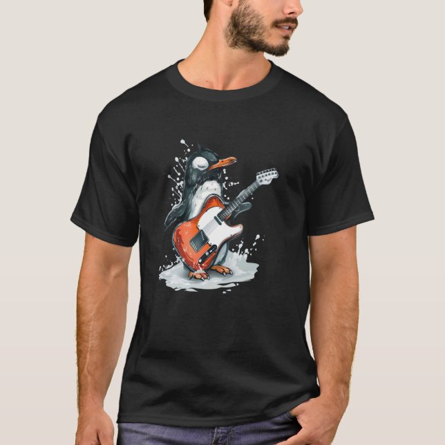 Camiseta Jovem Imperador Pinguim Costume com Violão (Frente)