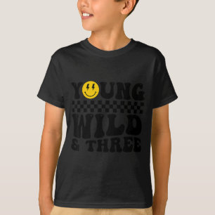 Camiseta Jovem Selvagem E Três Anos De Idade Retro Groovy