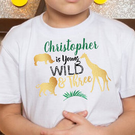 Camiseta Jovem Selvagem e Três Garotos de Safári na Selva d