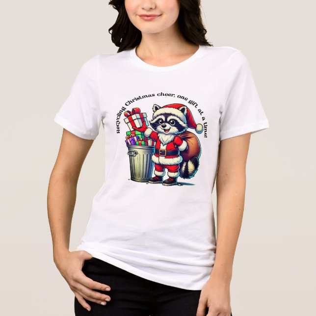 Camiseta Joyful raccoon compartilha presentes de Natal (Frente)