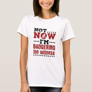 Camiseta Julgamento de Mock Agora não estou enterrando a t