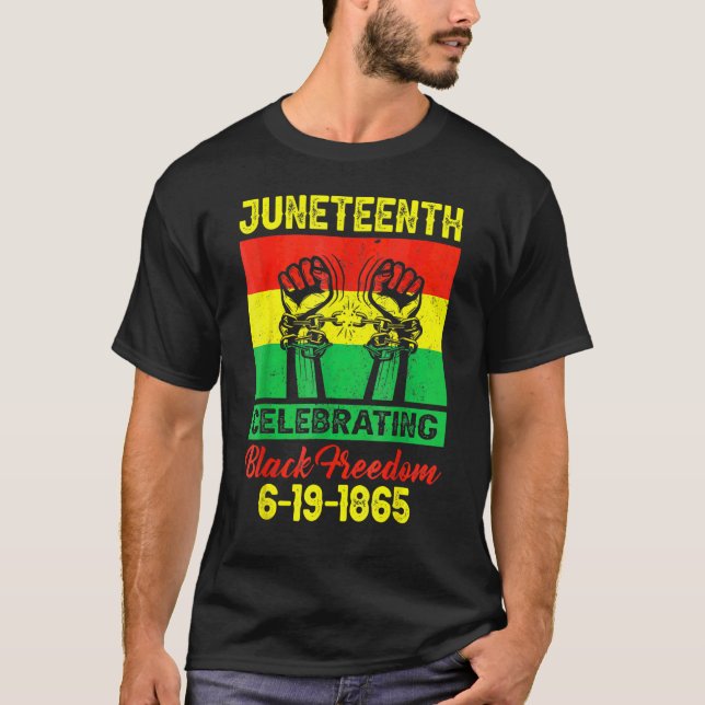 Camiseta Juneteenth Celebrating Black Freedom 1865 Flag 1 (Frente)
