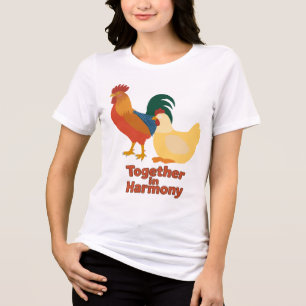Camiseta Juntas em Harmonia – Galo e Galinha Pacíficos Mulh