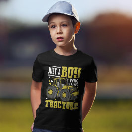 Camiseta Just a Boy Who Loves Tractors