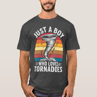 Camiseta Just A Boy Who Lovesornadoes oddler Boy retro