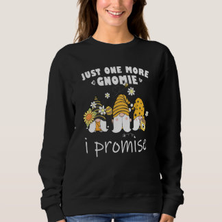 Camiseta Just one more gnomes I promise gnome gardening