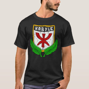 Camiseta Kabyle. Orgulhoso. Berber Flag On Shield.