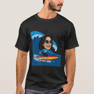 Camiseta Kamala Harris Andando No Surfboard Numa Onda Azul