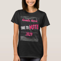 Kamala Harris T-Shirt. Preto com fonte rosa.