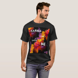 Camiseta Karma cita tipografia com fundo de fumaça