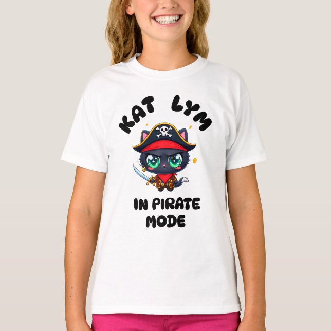 Camiseta Kat Lym Cute Black Cat Pirate Art (Frente)