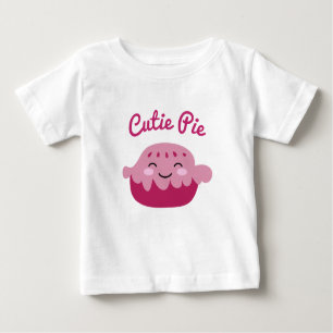 Camiseta Kawaii é uma garota bonita de desenho de torta de