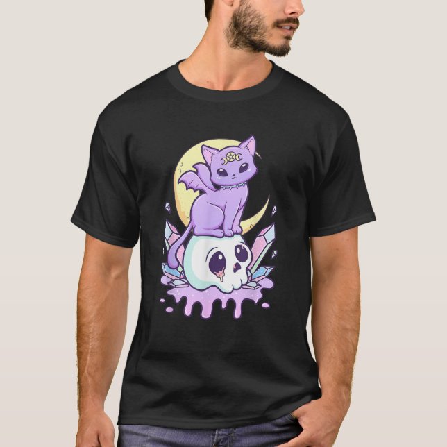 Camiseta Kawaii Pastel Goth Cute Scary Witchy Cat and Skull (Frente)