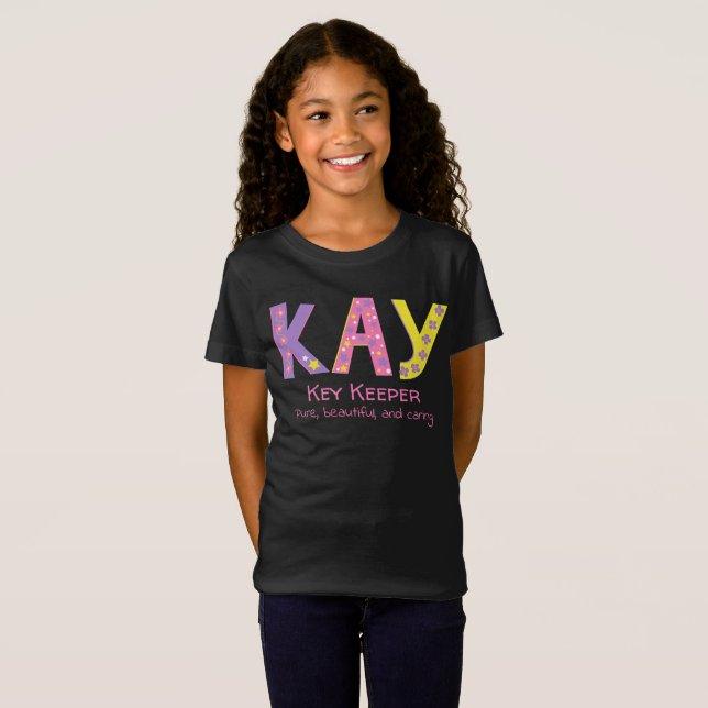 Camiseta Kay name que significa rosas estrelas amarelas rox (Frente Completa)