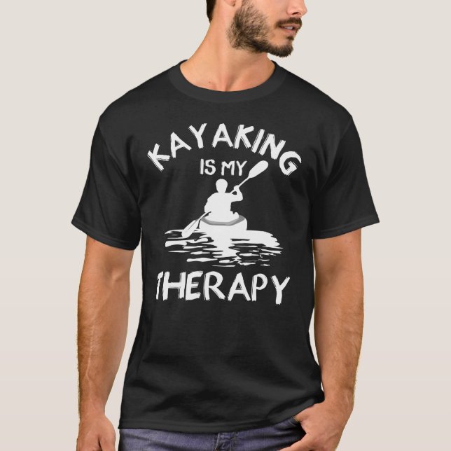 Camiseta Kayaking Black and White, Kayaking é minha terapia (Frente)