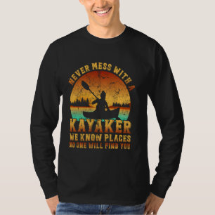 Camiseta Kayaking Vintage Nunca É Mess Com Um Kayaker