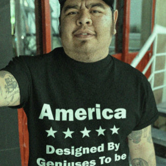 Camiseta Kennedy - Projetado Por Geniuses Dirigidos Por Idi