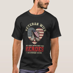 Camiseta Ki Orgulhosa Mulher Veterana Americana Bandeira Gi