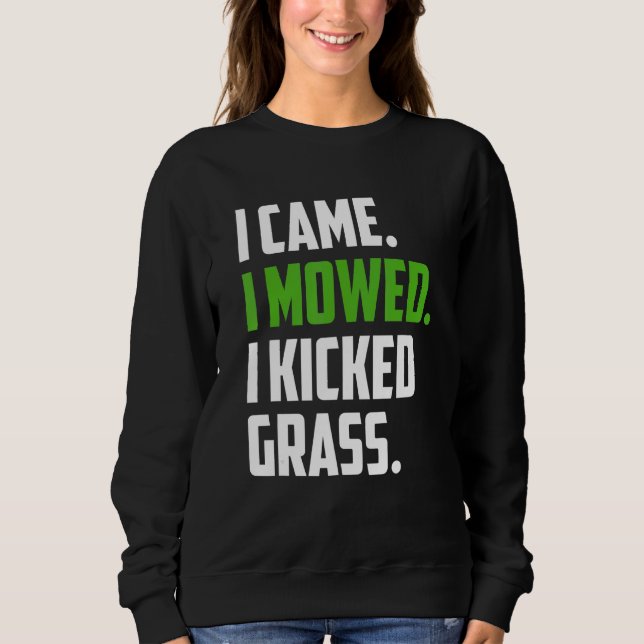 Camiseta Kicked Grass Lawn Mower Mow Landscapi (Frente)