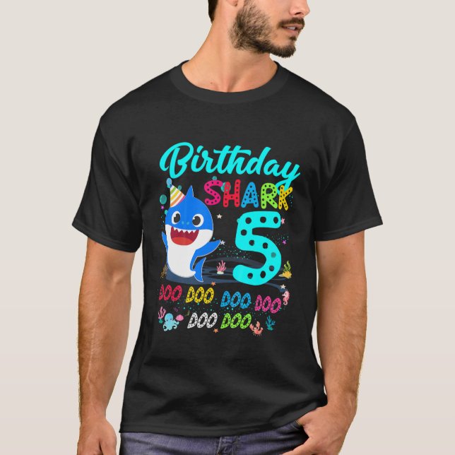 Camiseta Kids Baby Shark 5Th Birthday Boys Girls 5 Year Old (Frente)