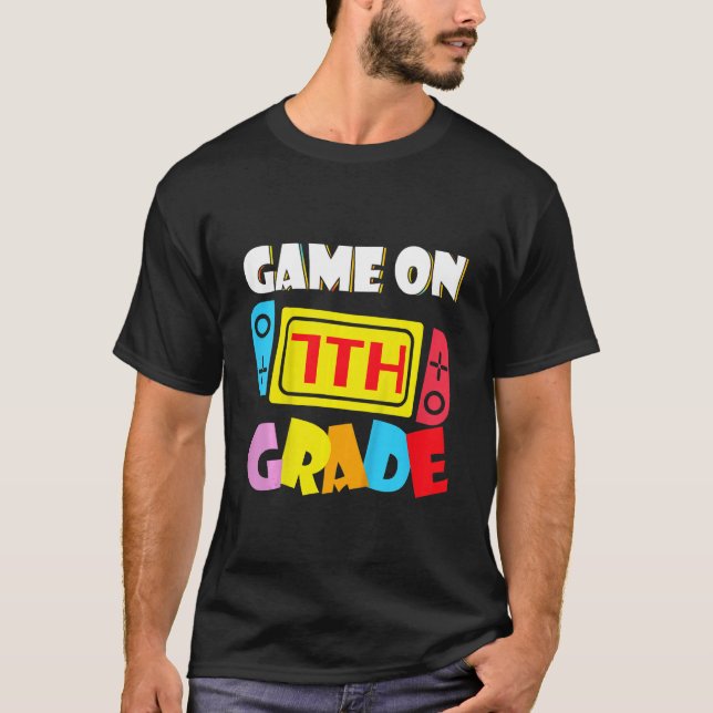 Camiseta Kids Game On 7th Grade Gaming First Day Back To Sc (Frente)