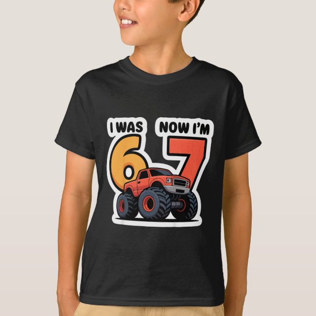 Camiseta Kids I Was 6 Now I’m 7 Monster Truck Birthday Boy  (Frente)
