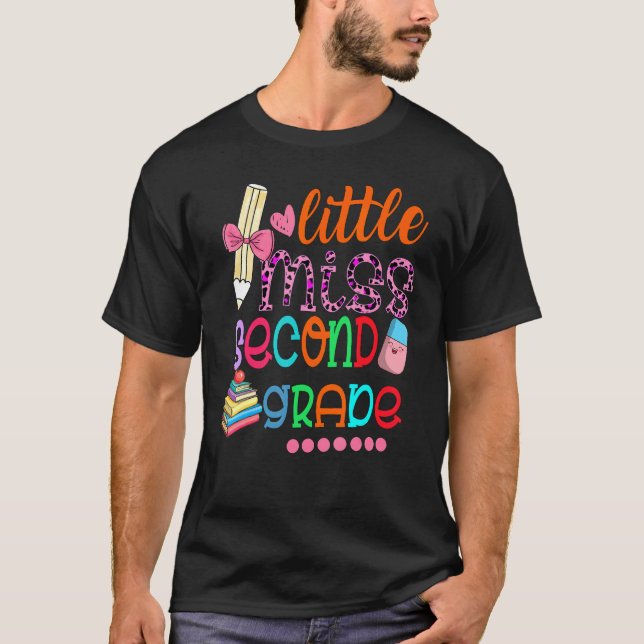 Camiseta Kids Little Miss First 2nd Grade Back To School Gi (Frente)