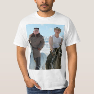 Camiseta Kim Jong Un e Putin a cavalo