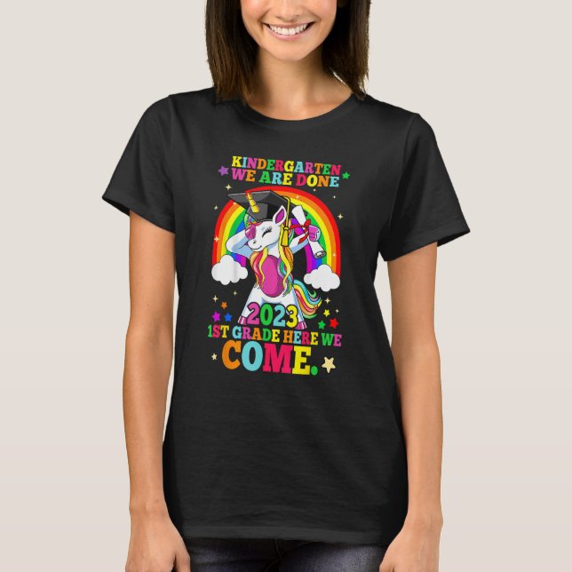 Camiseta Kindergarten Graduation 2023 Magical Unicorn Girls (Frente)