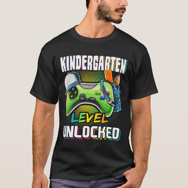 Camiseta Kindergarten Level Unlocked Video Game Ck To Schoo (Frente)