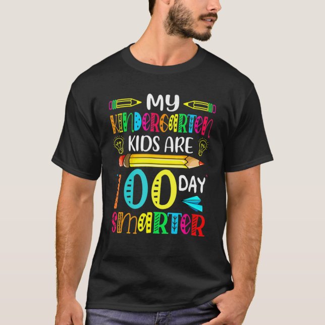 Camiseta Kindergarten Teacher 100 Days Smarter 100th Day Of (Frente)