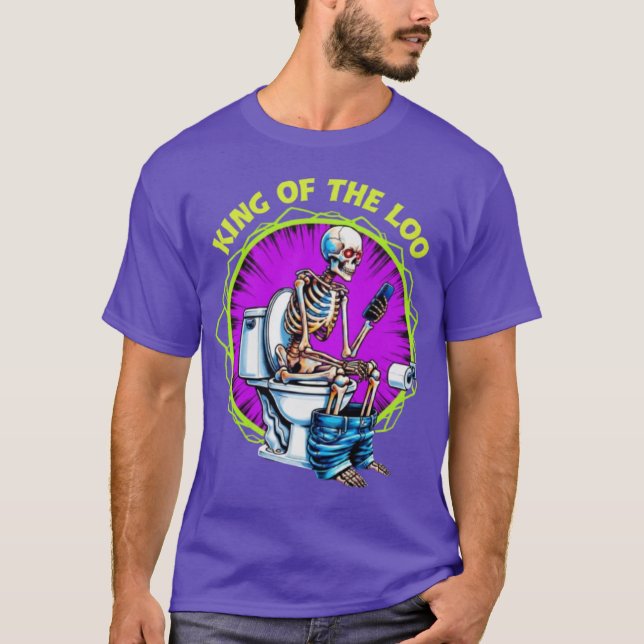 Camiseta KING OF THE LOO – Funny Skeleton on Toilet Graphic (Frente)