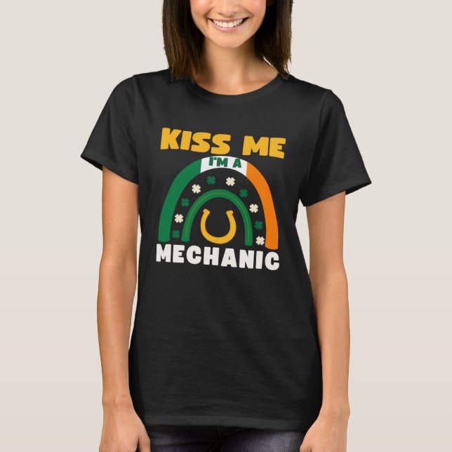 Camiseta Kiss Me I m A Mechanic  St Patricks Day Puns Irish (Frente)