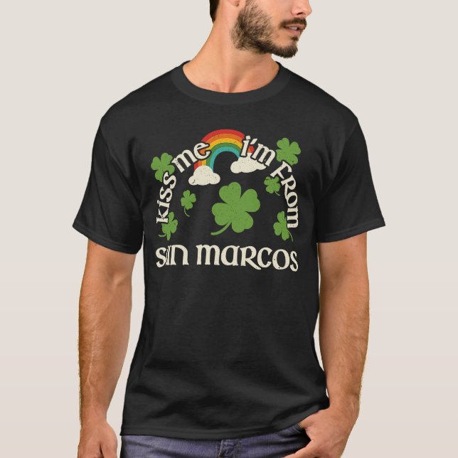 Camiseta Kiss Me Shamrock  City St Patrick's Day San Marcos (Frente)