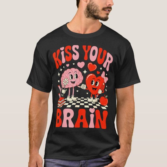 Camiseta Kiss Your Brain Women Valentine's Day Retro School (Frente)
