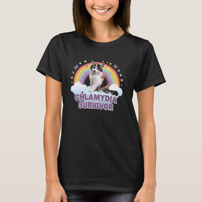 Camiseta Kit de Sobrevivente da Clamídia Gatinho Arco-íris  (Frente)