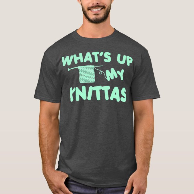 Camiseta Knitting And Crocheting Knittas Knitting (Frente)